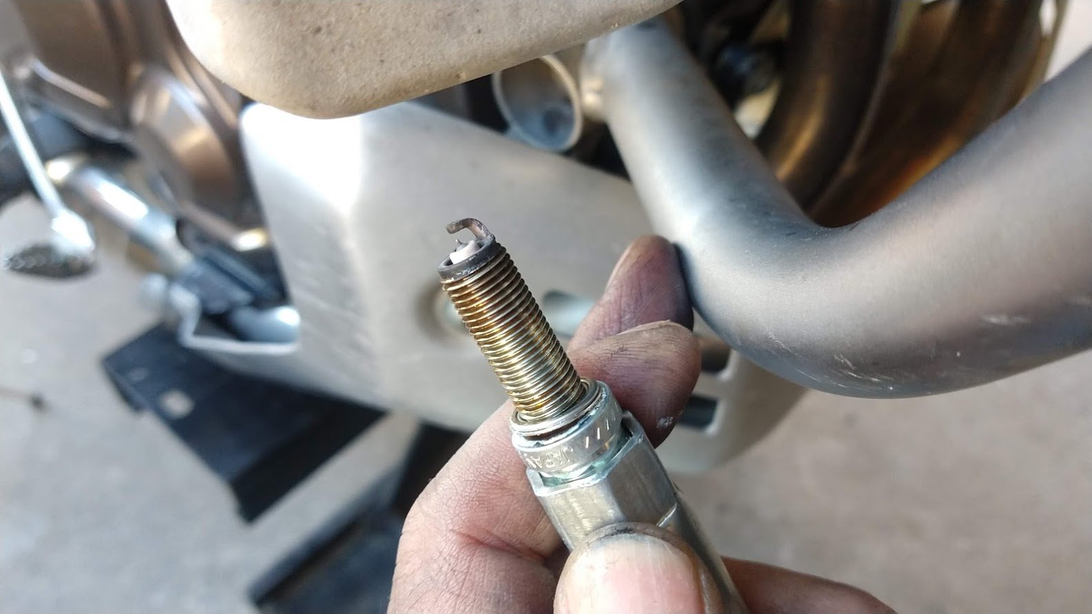 Motosiklet neden bujiye elektrik gelmez?