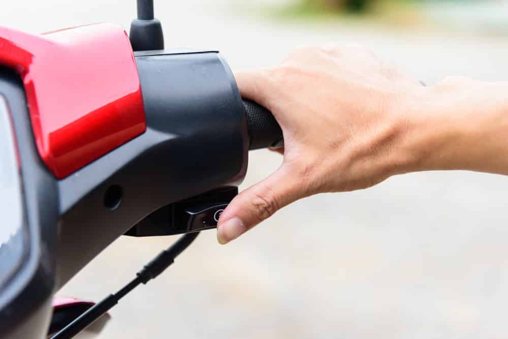 Kontağı Çeviriyorum, Işıklar Yok ve Motosiklet Çalışmıyor