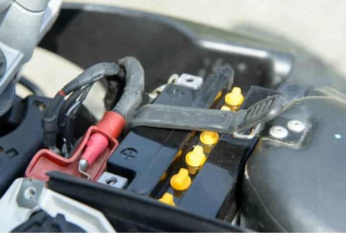 Motosiklet Giderken Elektrik Kesiyor
