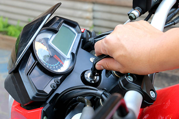 Motosiklet kontak kilidi nasıl açılır?