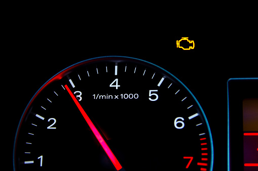 Motor Arıza lambası muayeneden geçer mi?