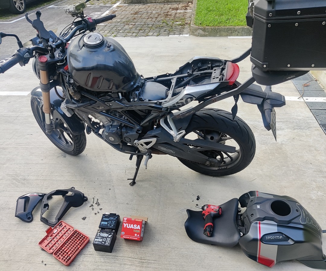 motosiklet-yerinde-aku-servisi-0535-666-55-88